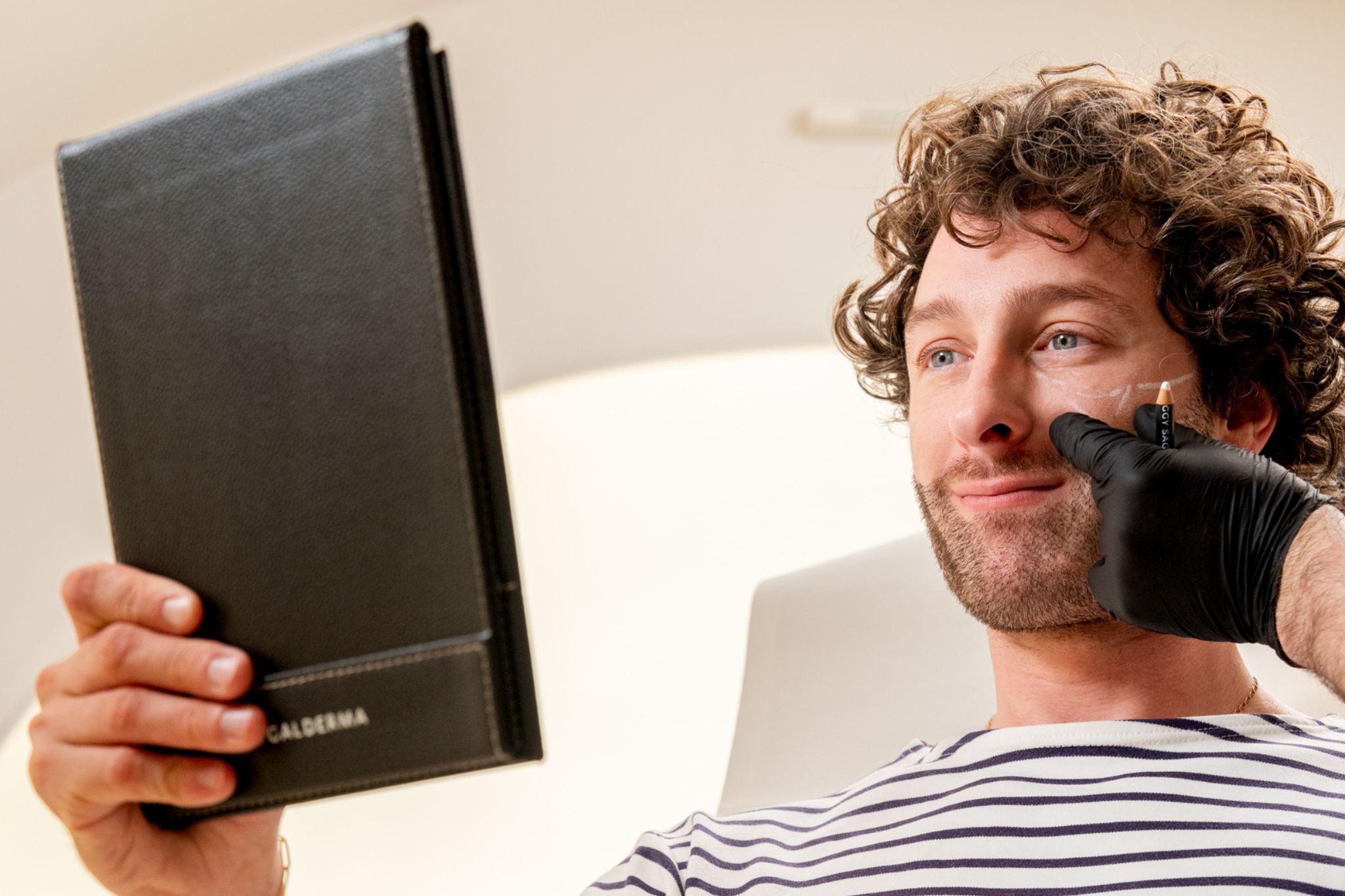 Consultation chez aesthé pour faire une séance de skinbooster