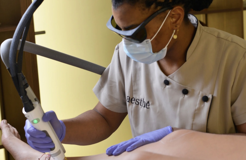 épilation laser des jambes chez aesthé