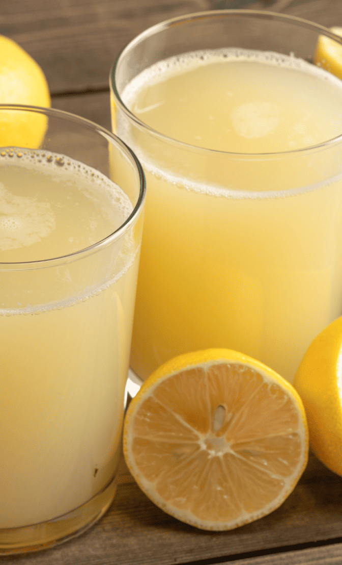 verre d'eau citronnée de 200ml pour lutter contre la cellulite